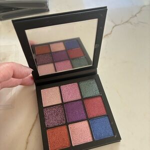 HUDA BEAUTY gemstones obsession Palette. Gorgeous colours! Brand new in package